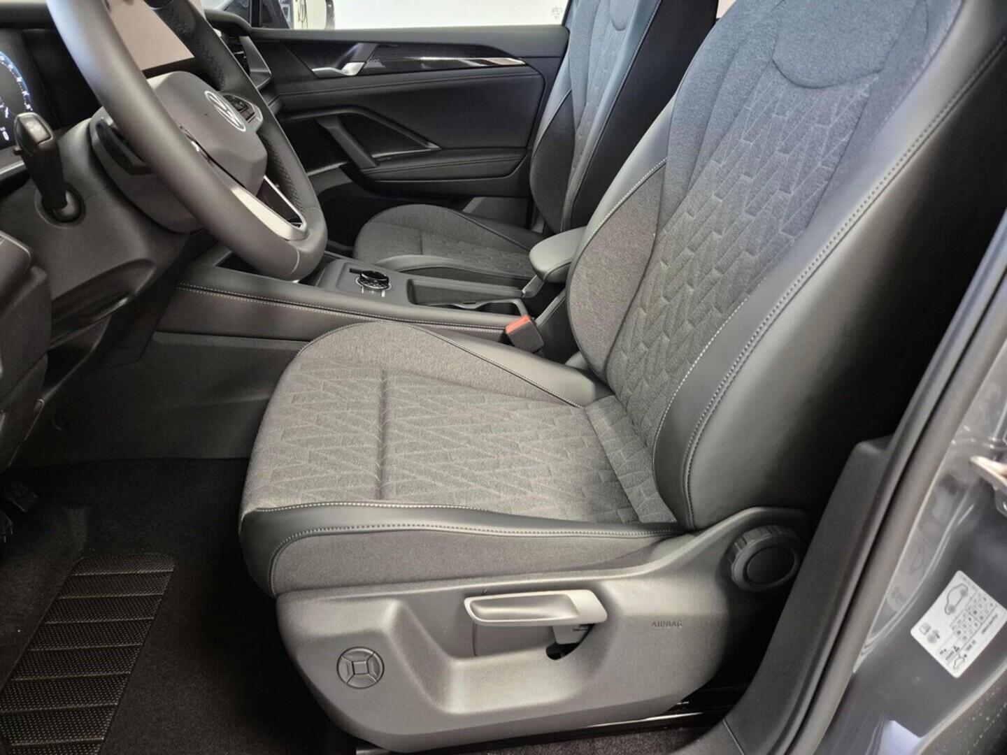 O621O04151_21.webp_Tayron People 1,5 eTSI mHEV 110 kW