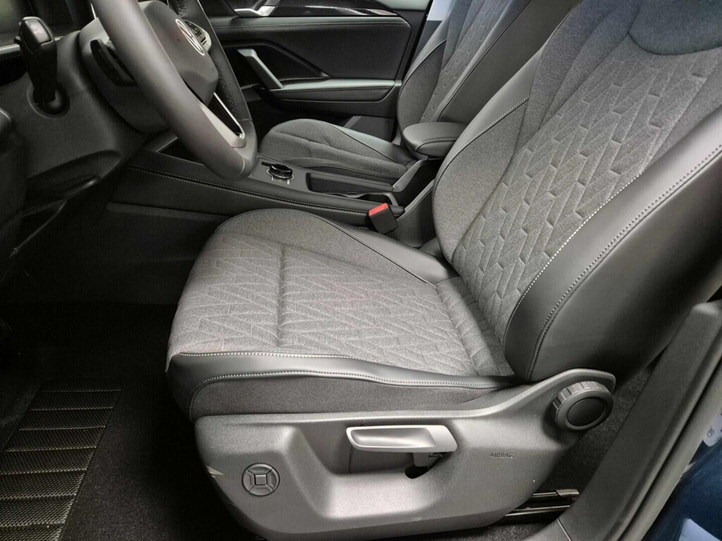 O621O04153_21.webp_Tayron People 1,5 eTSI mHEV 110 kW