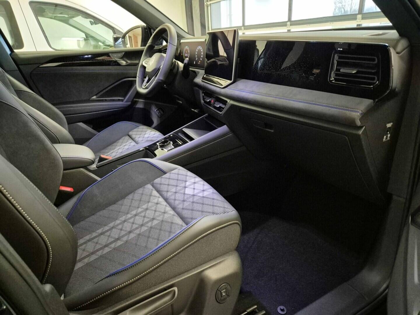 O621O04163_16.webp_Tiguan R-Line People 150 kW eHybrid  kW