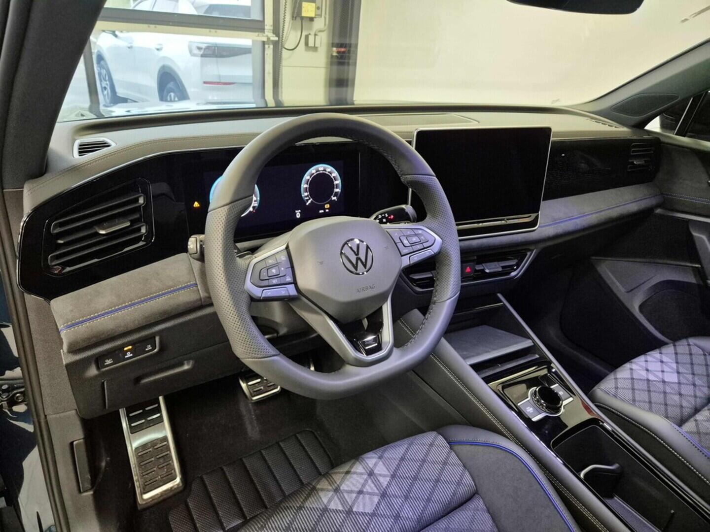 O621O04163_22.webp_Tiguan R-Line People 150 kW eHybrid  kW