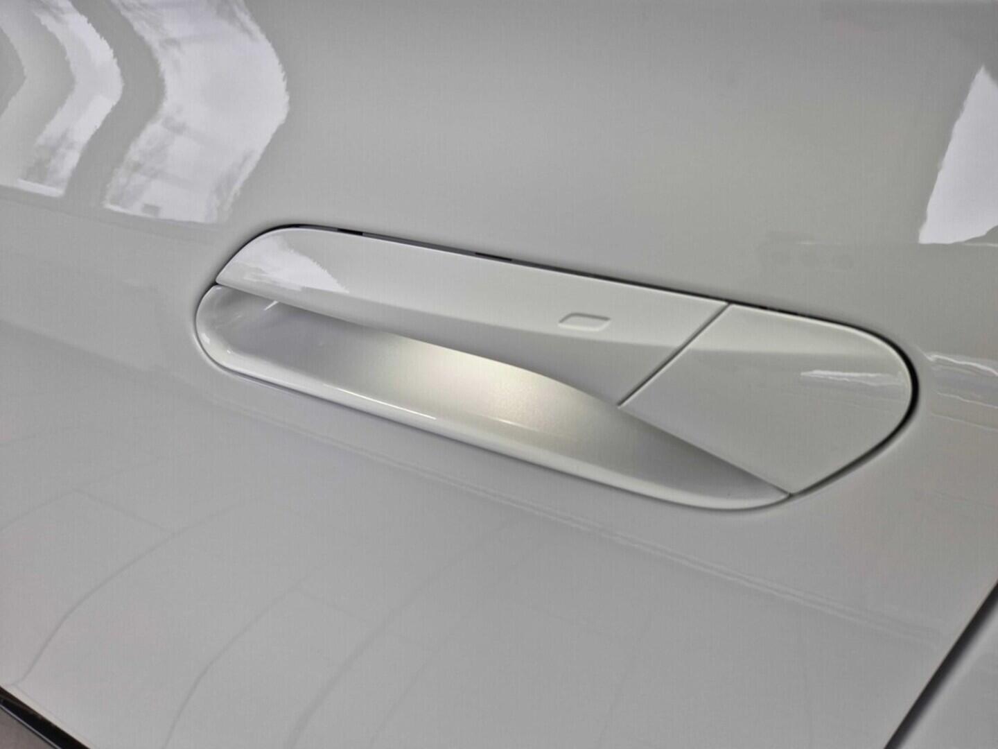 O621O04164_17.webp_ID.7 Tourer Pro People 77 kWh 210 kW