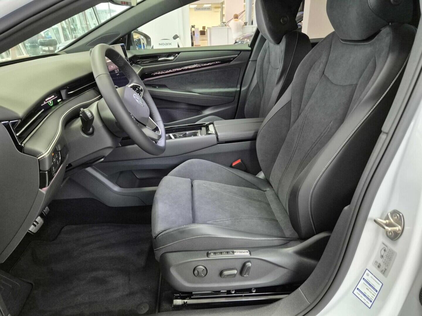 O621O04164_20.webp_ID.7 Tourer Pro People 77 kWh 210 kW