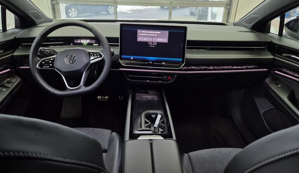 O621O04164_23.webp_ID.7 Tourer Pro People 77 kWh 210 kW