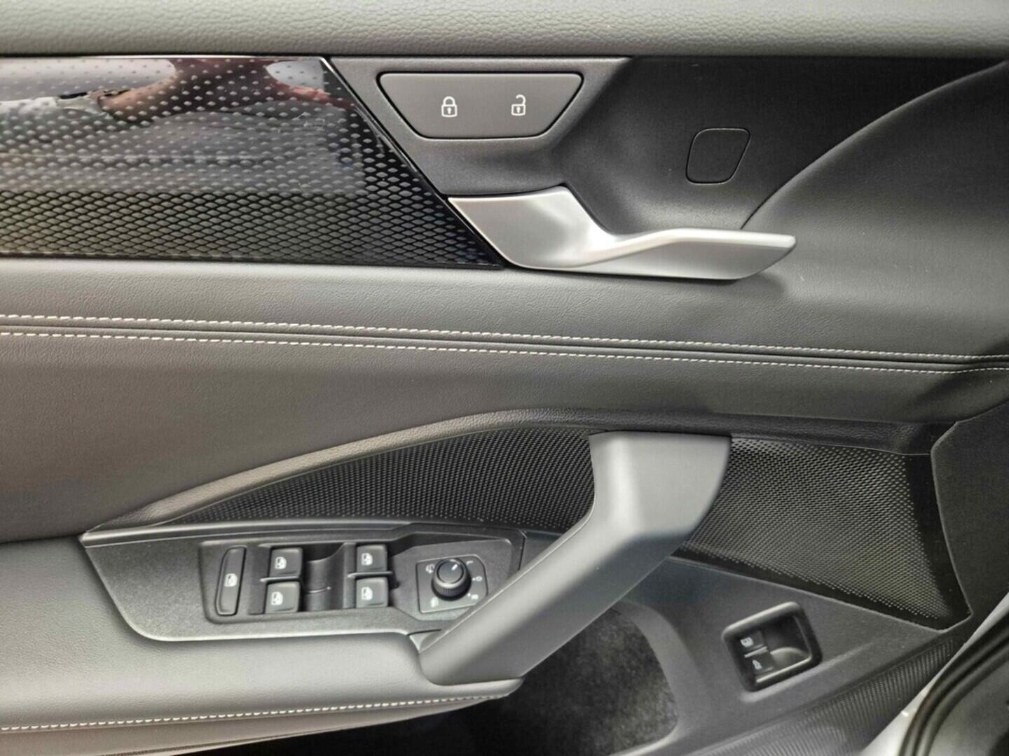 O621O04169_20.webp_Tiguan People 1,5 TSI 150 kW eHybrid  kW