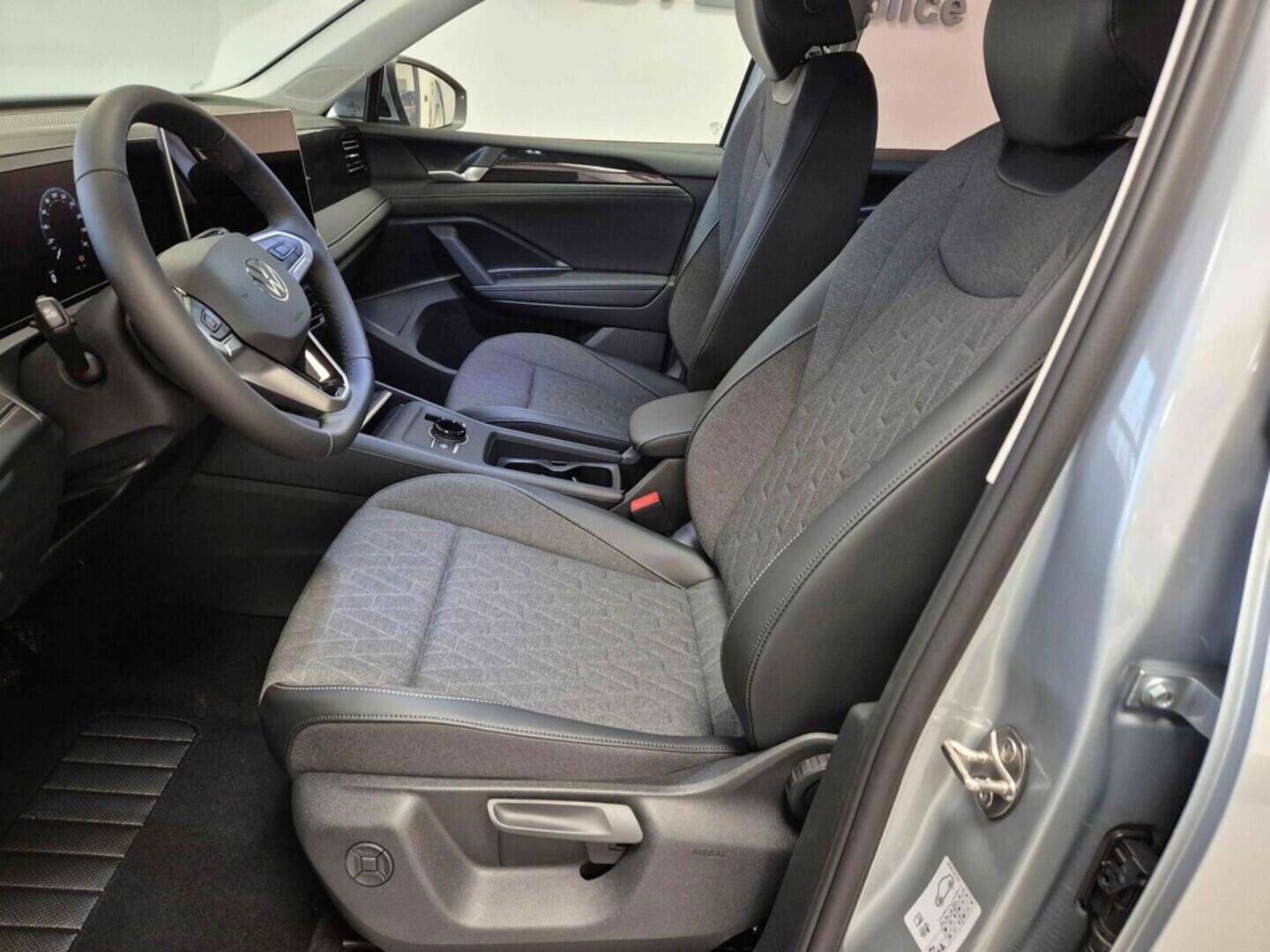 O621O04169_21.webp_Tiguan People 1,5 TSI 150 kW eHybrid  kW