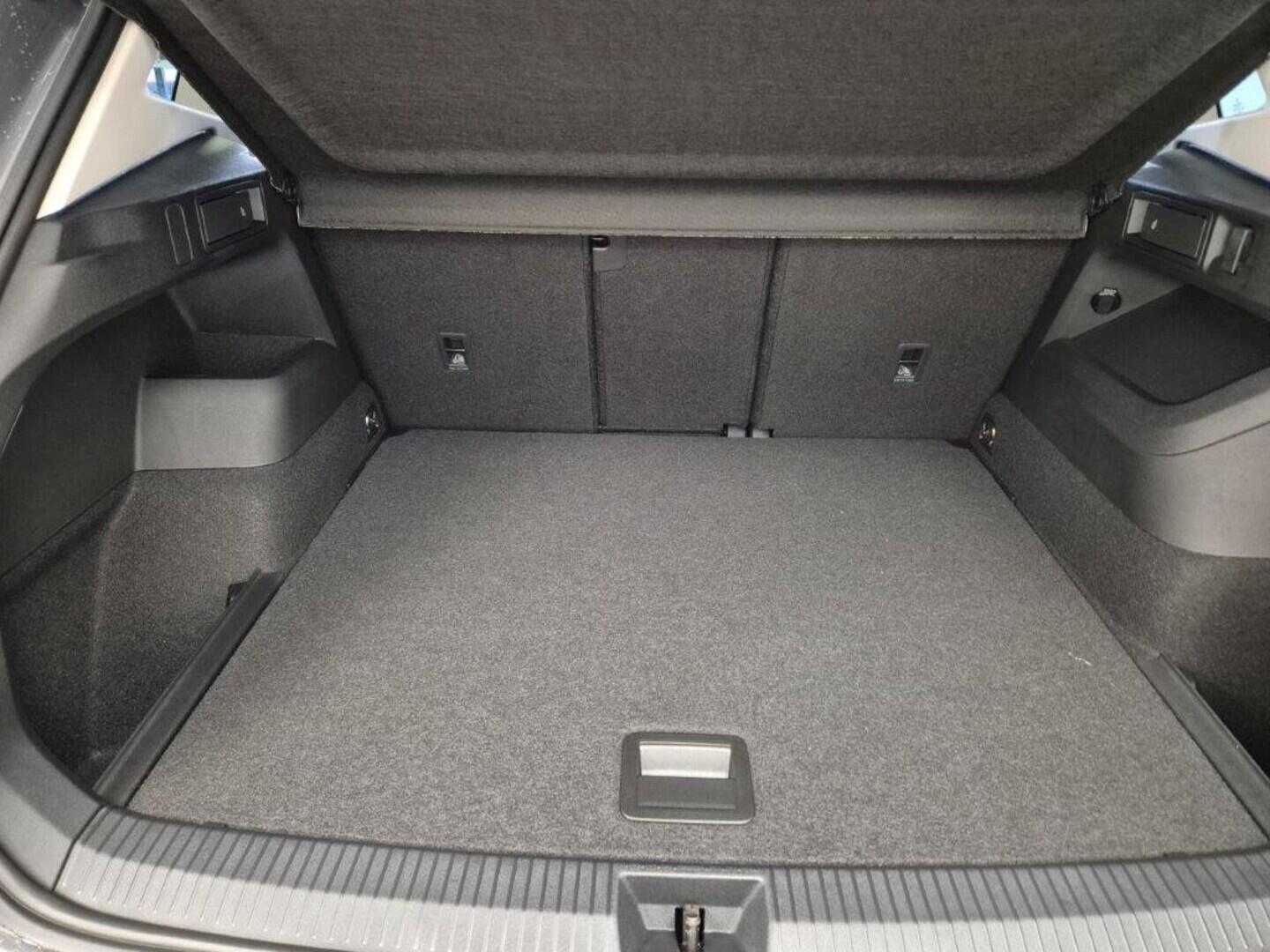 O621O04171_14.webp_Tiguan People 1,5 eTSI mHEV 110 kW 7 DSG