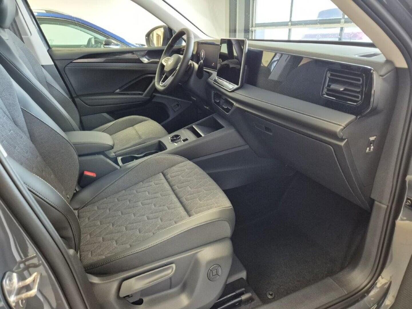 O621O04171_15.webp_Tiguan People 1,5 eTSI mHEV 110 kW 7 DSG