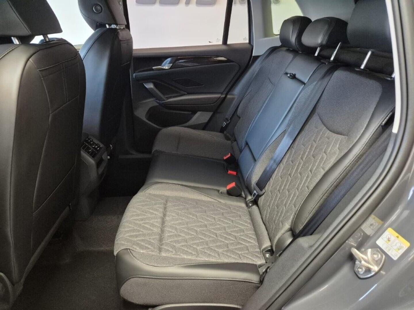 O621O04171_16.webp_Tiguan People 1,5 eTSI mHEV 110 kW 7 DSG