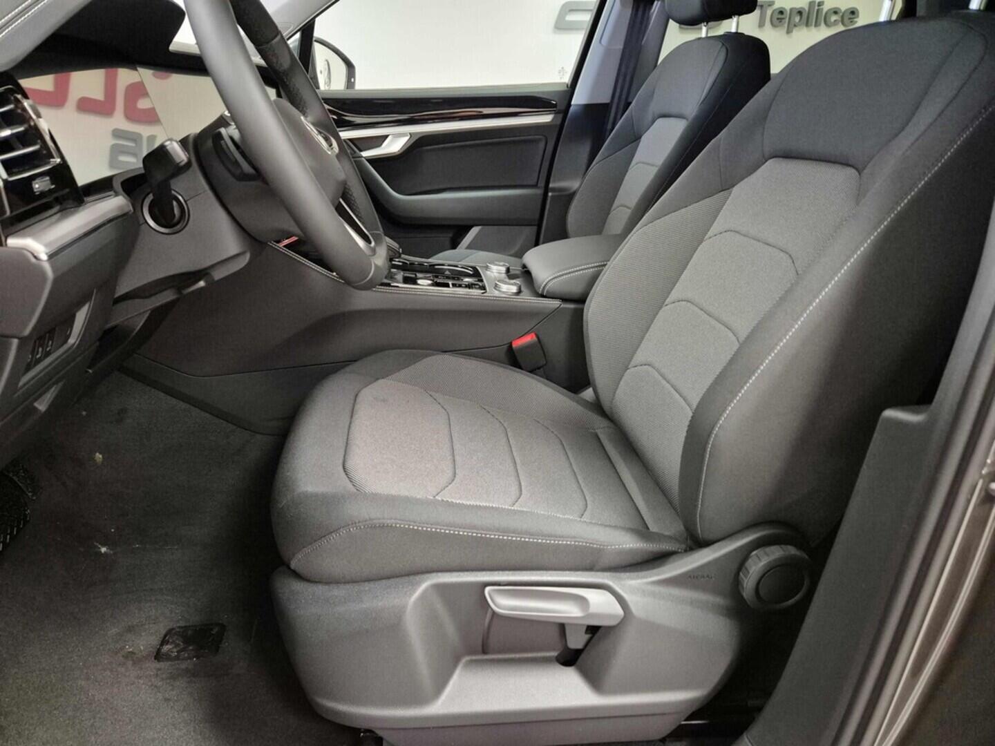 O621O04189_19.webp_Touareg Friends 3.0 TDI 4MOT 210 kW Tiptronic 8st. automat