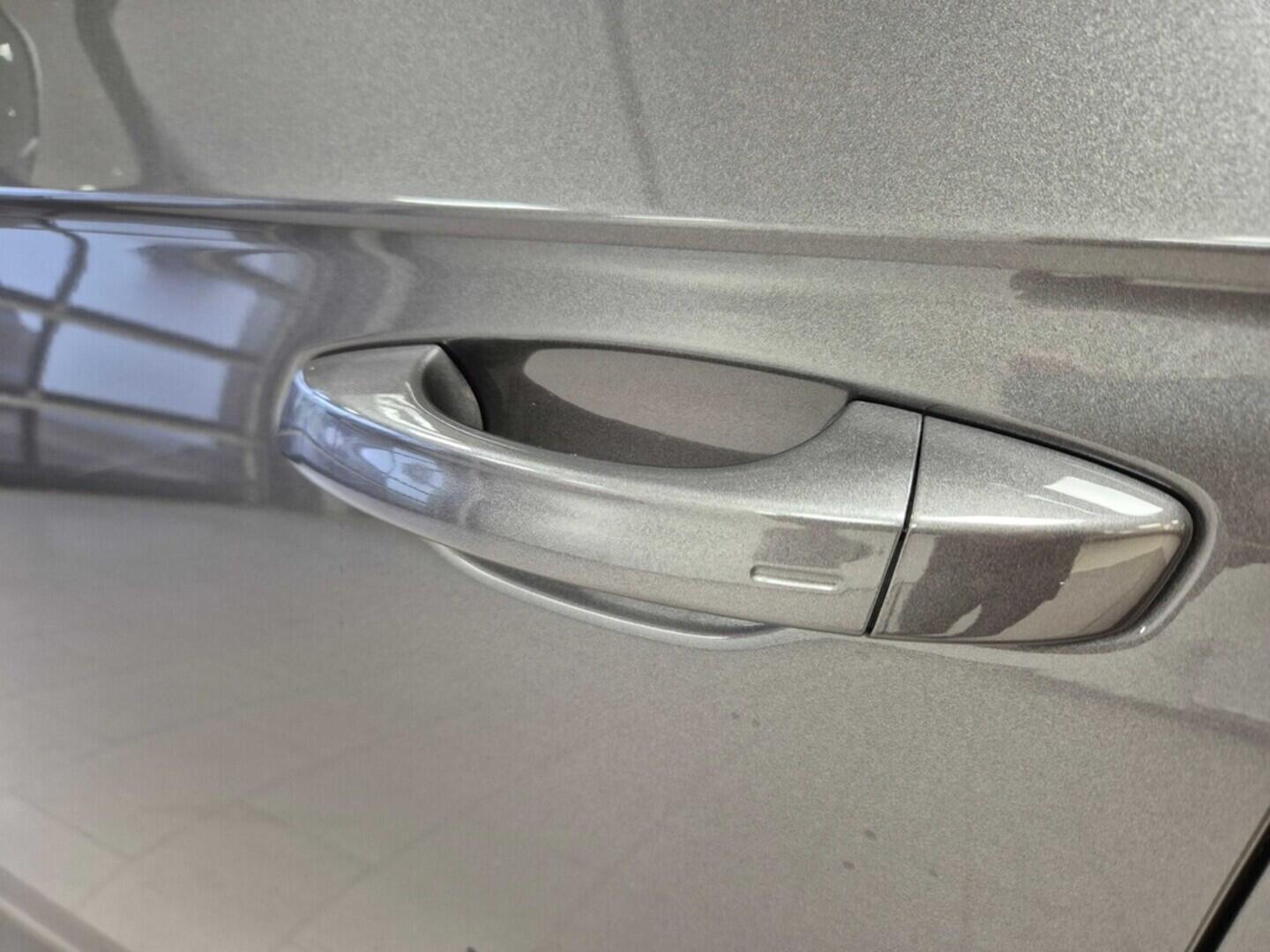 O621O04189_23.webp_Touareg Friends 3.0 TDI 4MOT 210 kW Tiptronic 8st. automat