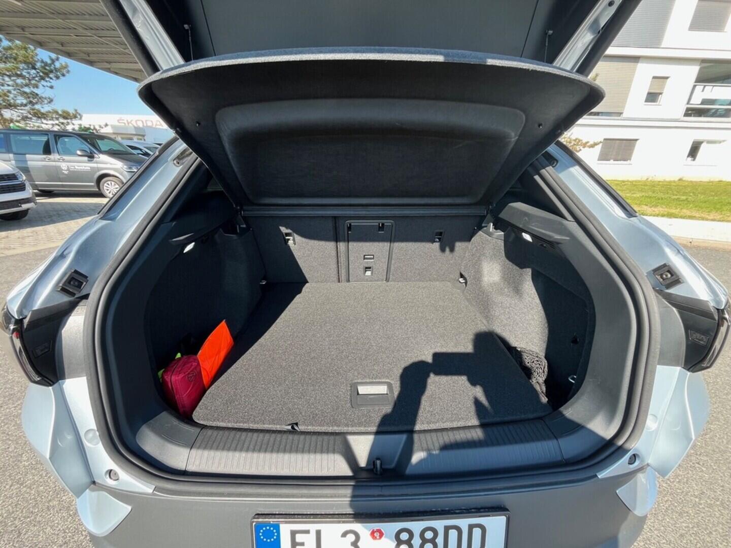 O621O04194_18.webp_ID.4 Pro People 4M 210 kW, kap.77 kWh