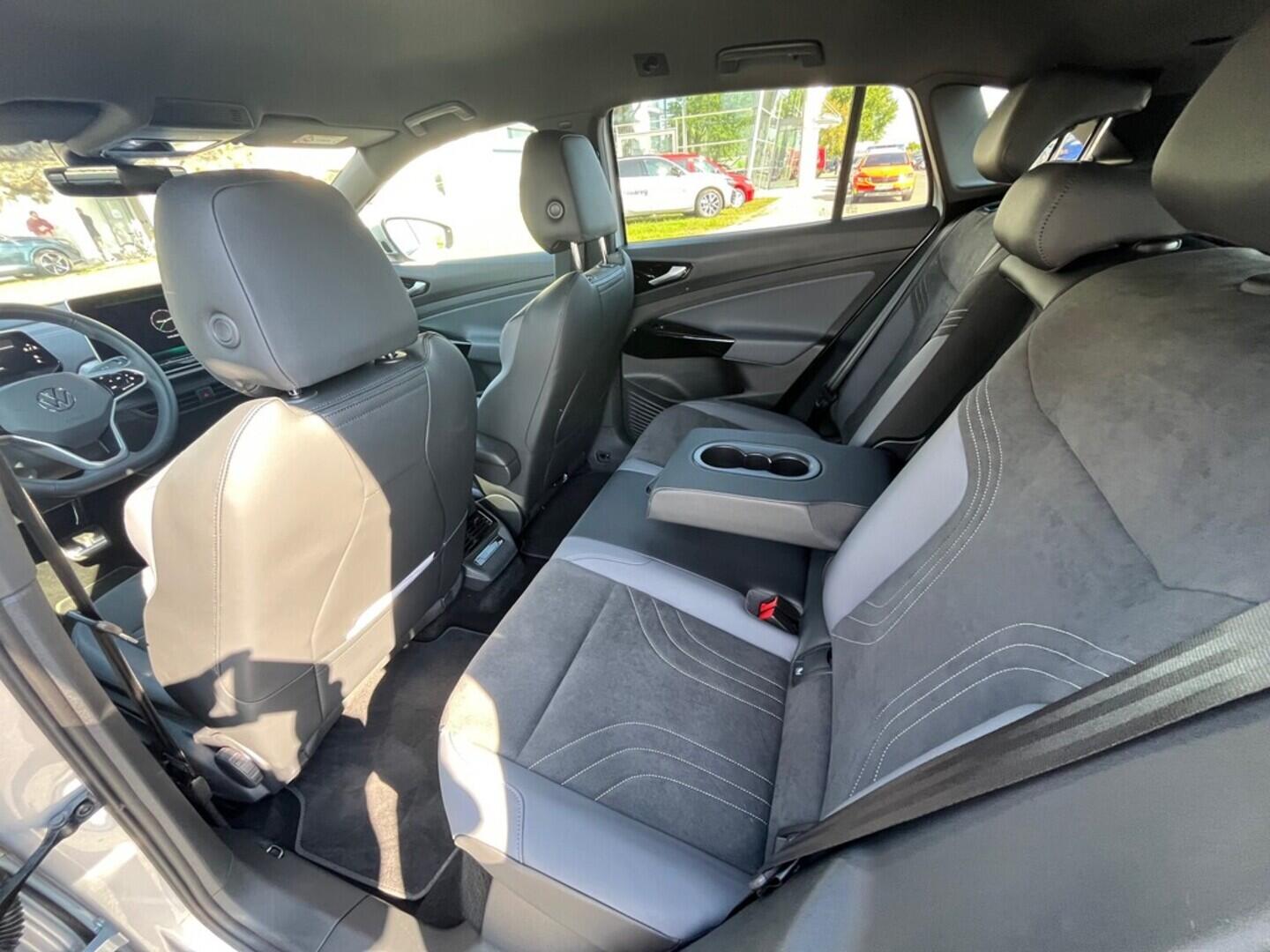 O621O04194_20.webp_ID.4 Pro People 4M 210 kW, kap.77 kWh