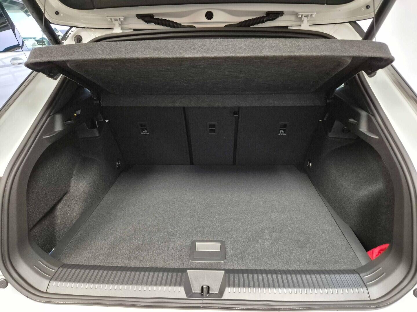 O621O04211_15.webp_T-Roc R-Line 1,5 eTSI 7DSG 110 kW