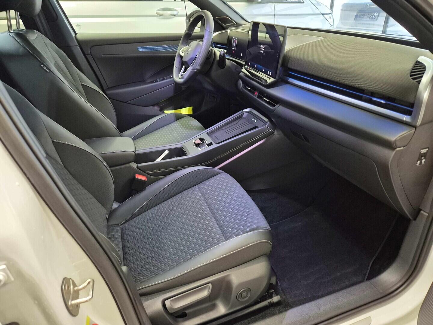 O621O04211_16.webp_T-Roc R-Line 1,5 eTSI 7DSG 110 kW