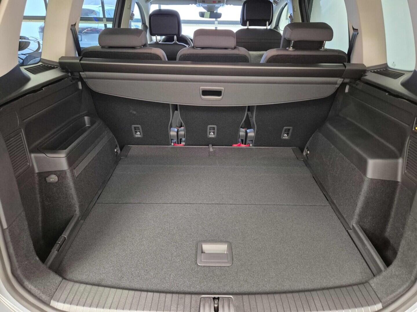 O621O04212_15.webp_Touran Friends 1,5 TSI EVO2 7DSG 110 kW