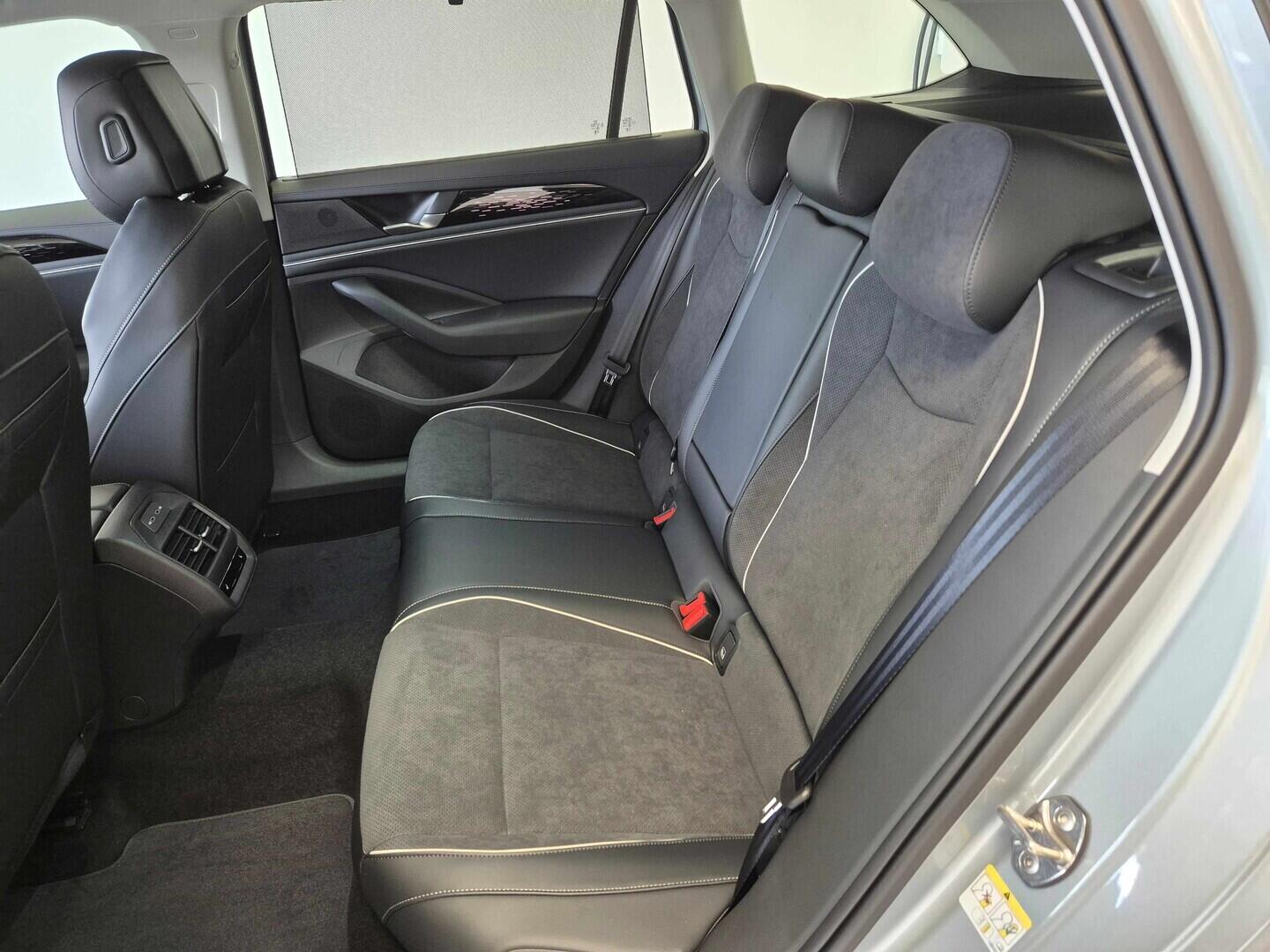 O621O04214_17.webp_Passat Elegance 2,0 TDI 110 kW  7 Automatická 110 kW