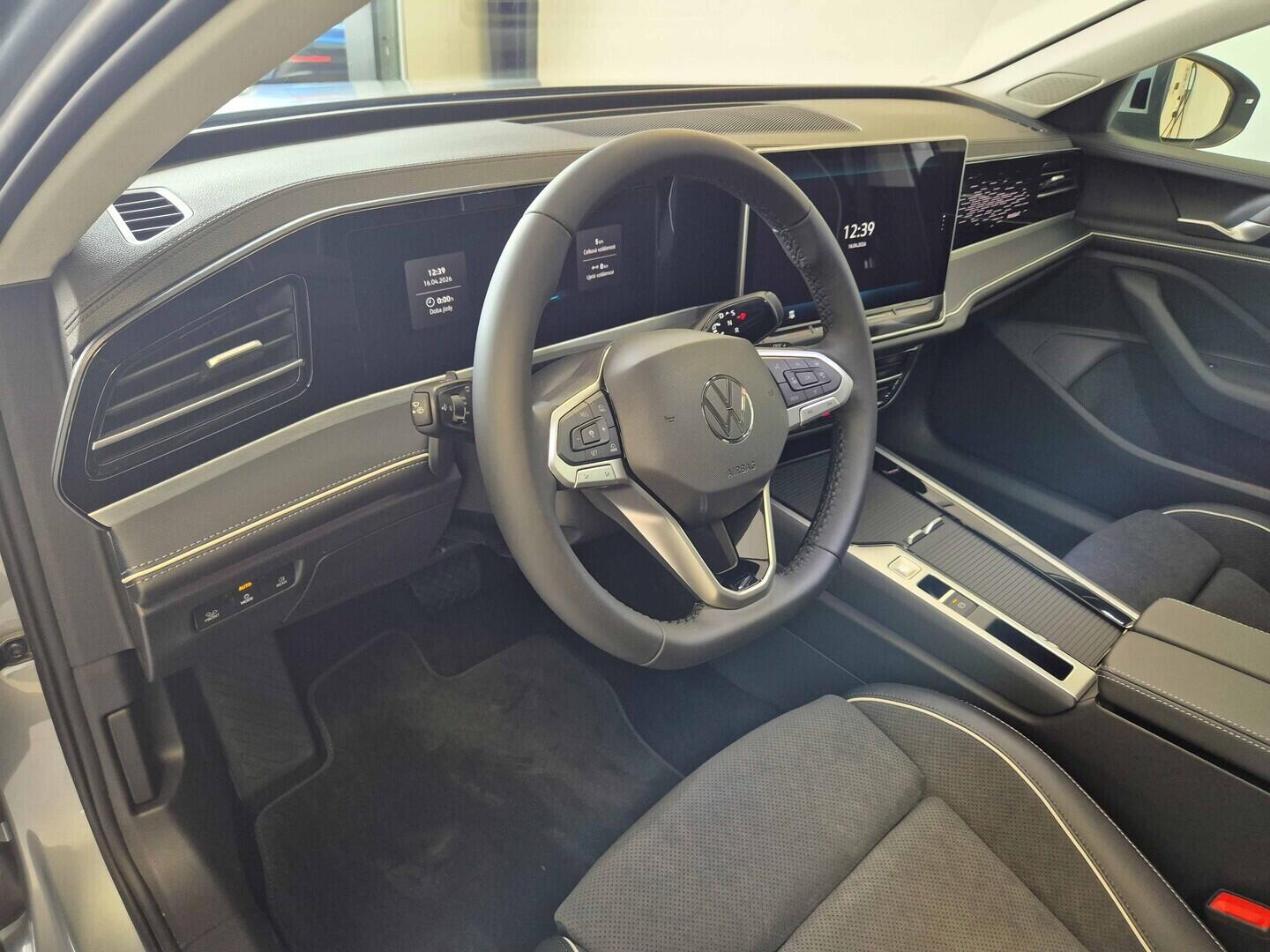 O621O04214_23.webp_Passat Elegance 2,0 TDI 110 kW  7 Automatická 110 kW