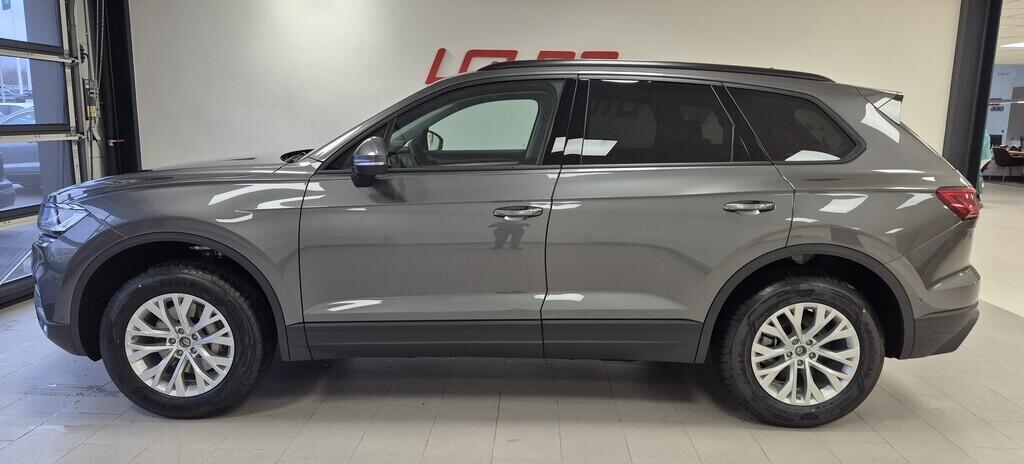 O621O04216_12.webp_Touareg Friends 3.0 TDI 4MOT 210 kW Tiptronic 8st. automat