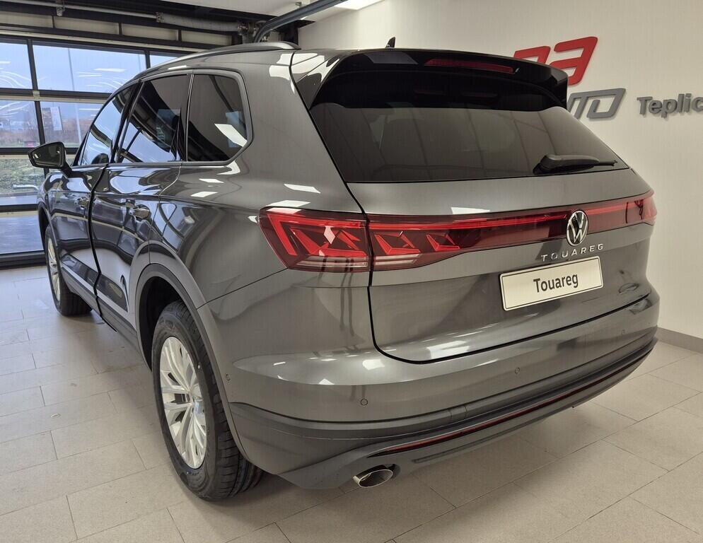 O621O04216_13.webp_Touareg Friends 3.0 TDI 4MOT 210 kW Tiptronic 8st. automat