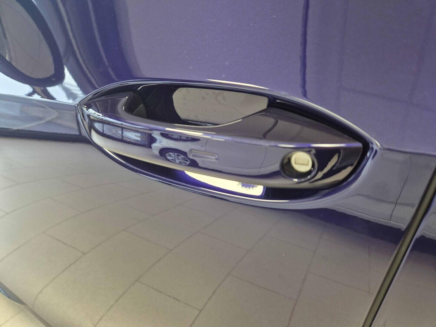 O621O04294_21.webp_ID.3 GTX Love FIRE+ICE  240 kW