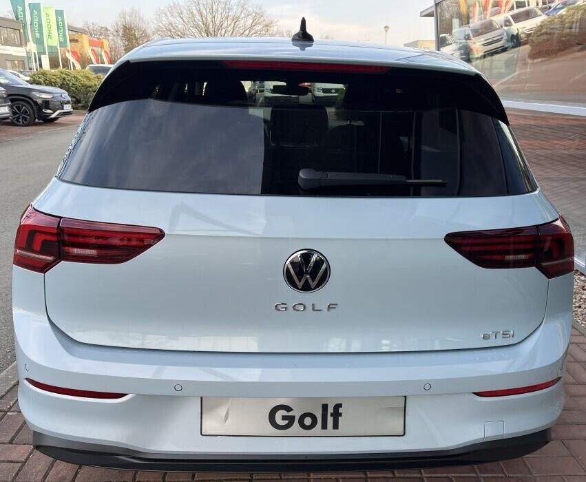 O621O04306_14.webp_Golf People 1,5 eTSI 85 kW 7 DSG