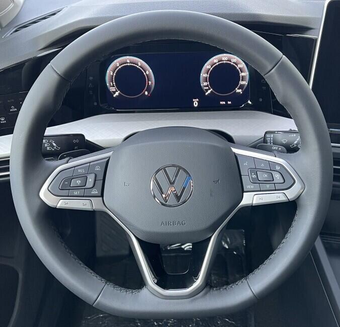 O621O04306_23.webp_Golf People 1,5 eTSI 85 kW 7 DSG