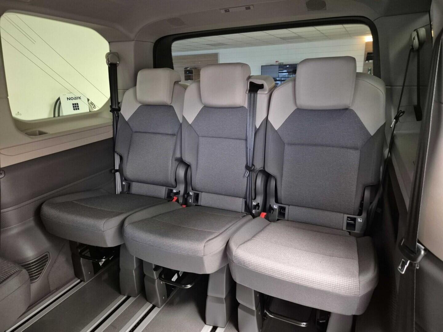 O621U01540_19.webp_Akční Multivan 2,0 TDI 110 kW