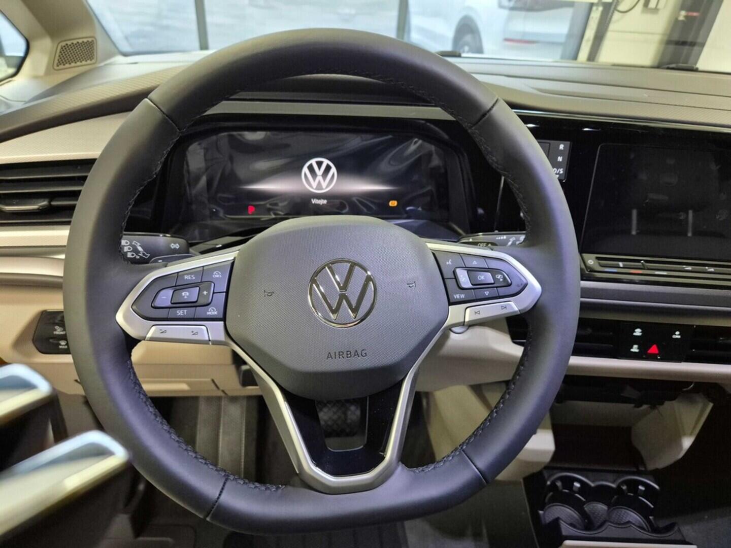 O621U01540_25.webp_Akční Multivan 2,0 TDI 110 kW