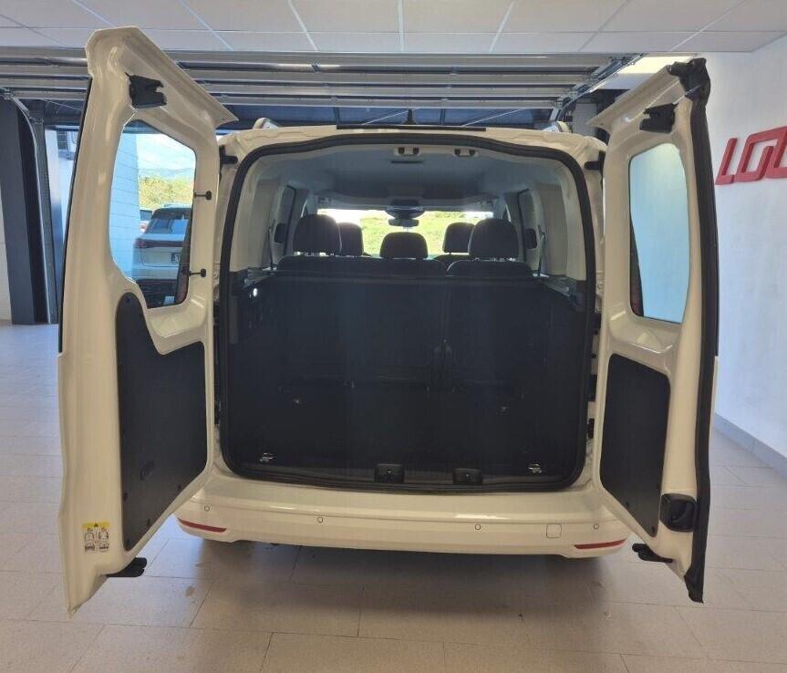 O621U01614_14.webp_Akční Caddy 1,5 TSI PHEV  kW