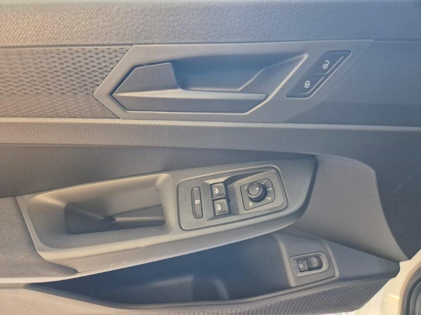 O621U01614_21.webp_Akční Caddy 1,5 TSI PHEV  kW