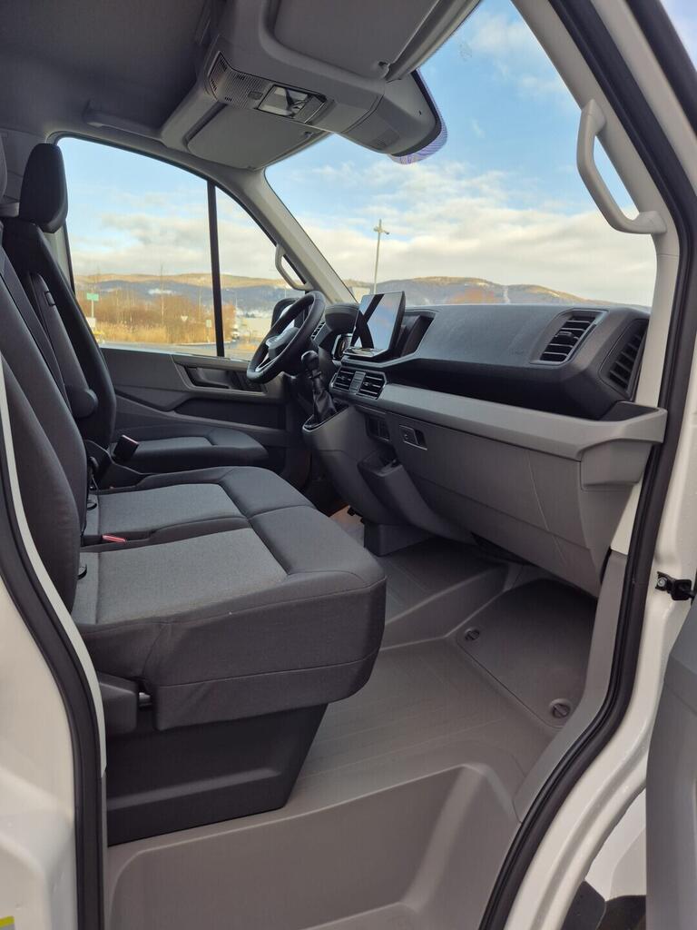 O621U01627_14.webp_Crafter skříň 35 6G FWD DR 103 kW