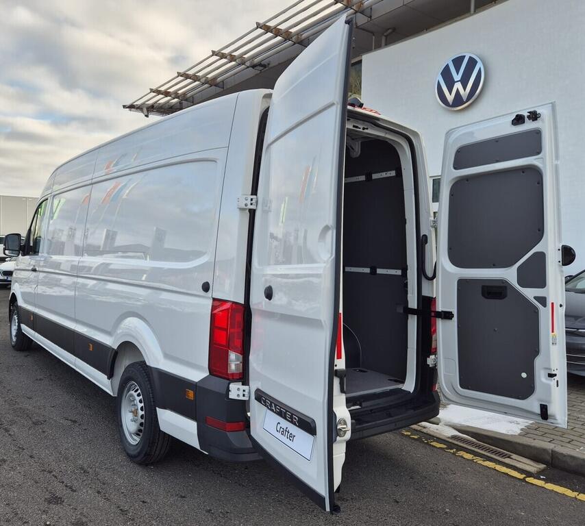 O621U01627_17.webp_Crafter skříň 35 6G FWD DR 103 kW