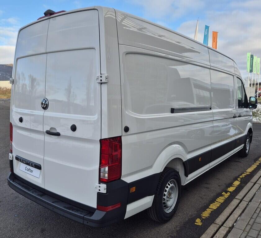 O621U01628_13.webp_Crafter skříň 35 6G FWD DR 103 kW