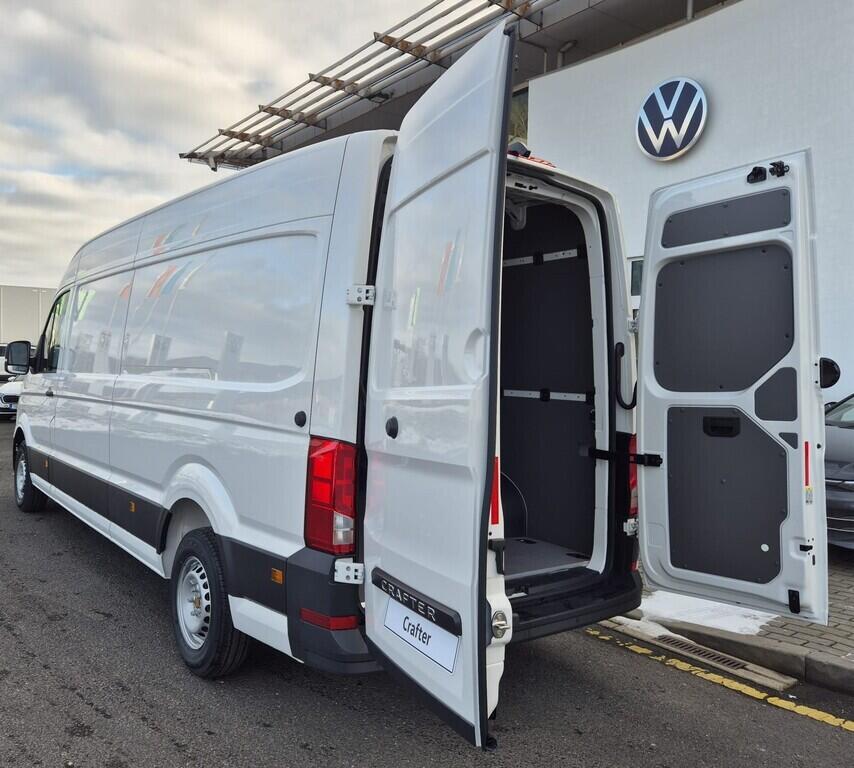 O621U01628_17.webp_Crafter skříň 35 6G FWD DR 103 kW