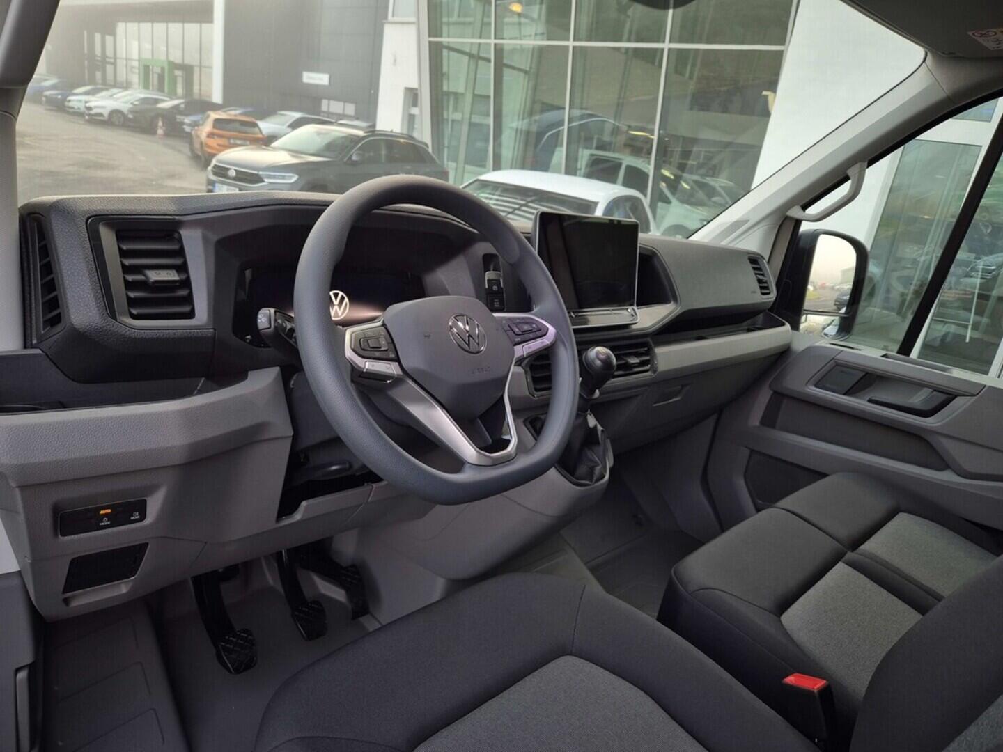 O621U01635_18.webp_Crafter skříň 35 6G FWD DR 103 kW