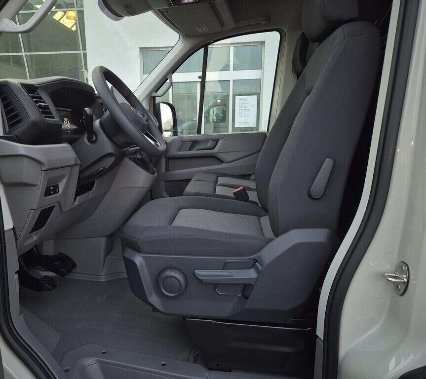 O621U01635_19.webp_Crafter skříň 35 6G FWD DR 103 kW