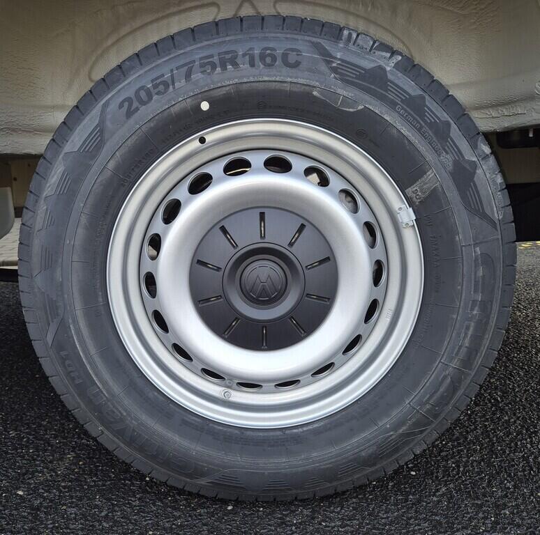 O621U01635_23.webp_Crafter skříň 35 6G FWD DR 103 kW