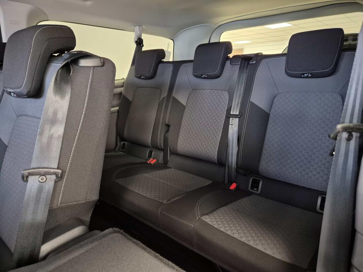 O621U01636_18.webp_Entry Caravelle Life 2.0 TDI 110 kW