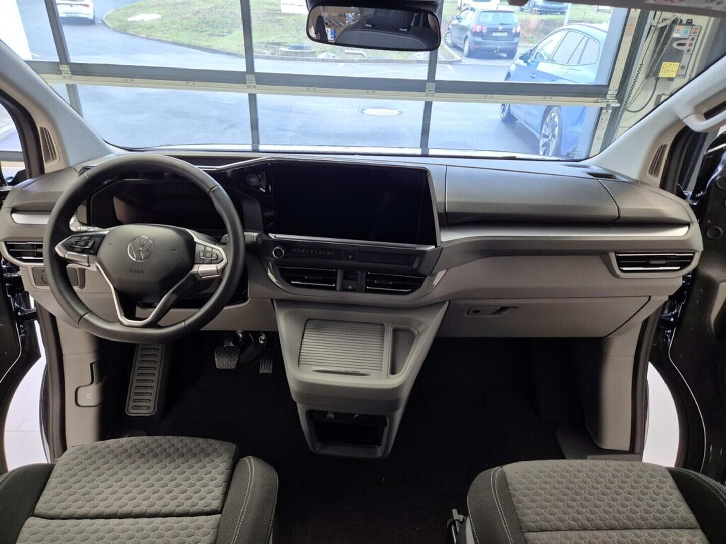 O621U01636_19.webp_Entry Caravelle Life 2.0 TDI 110 kW