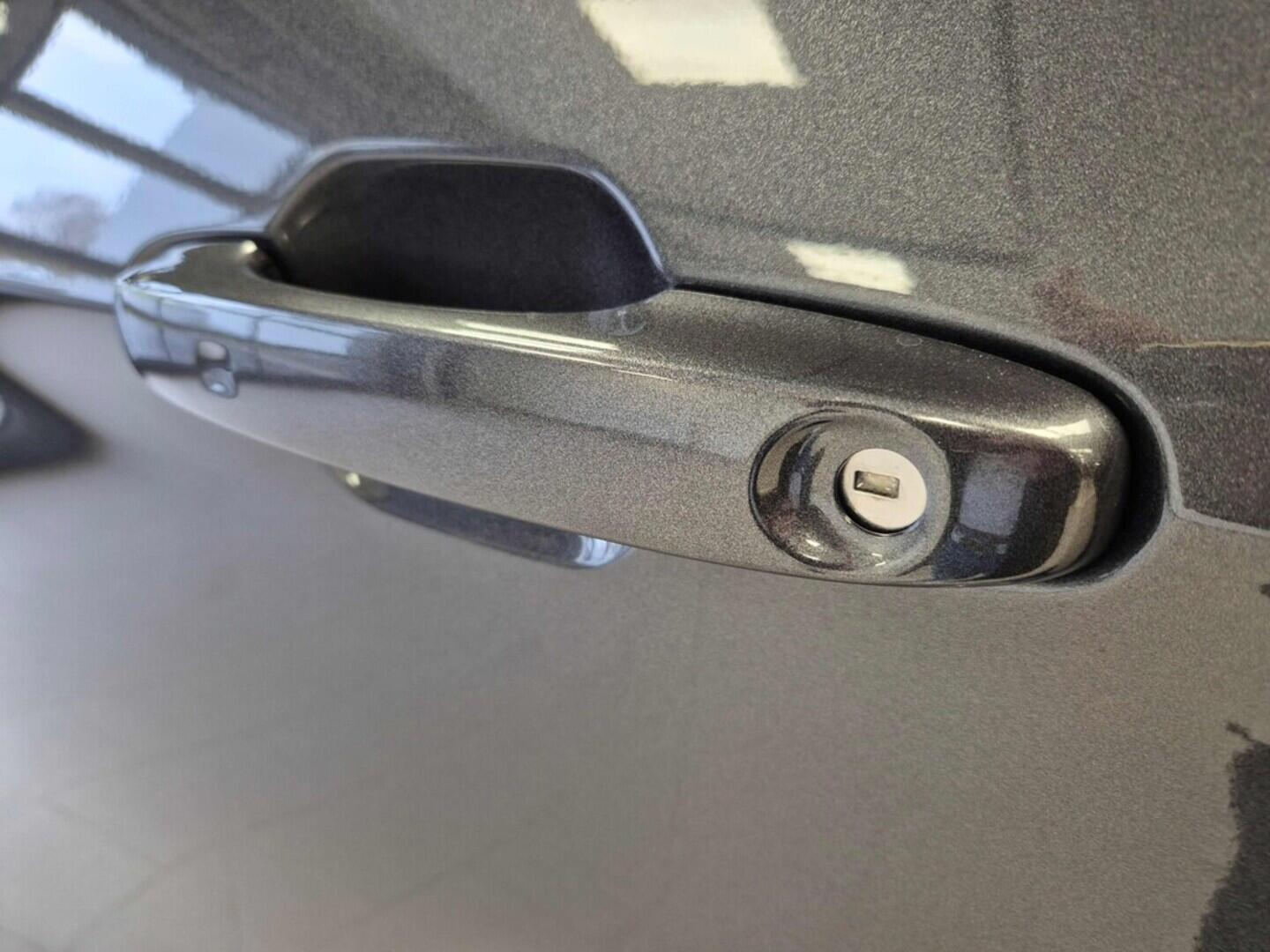 O621U01636_20.webp_Entry Caravelle Life 2.0 TDI 110 kW