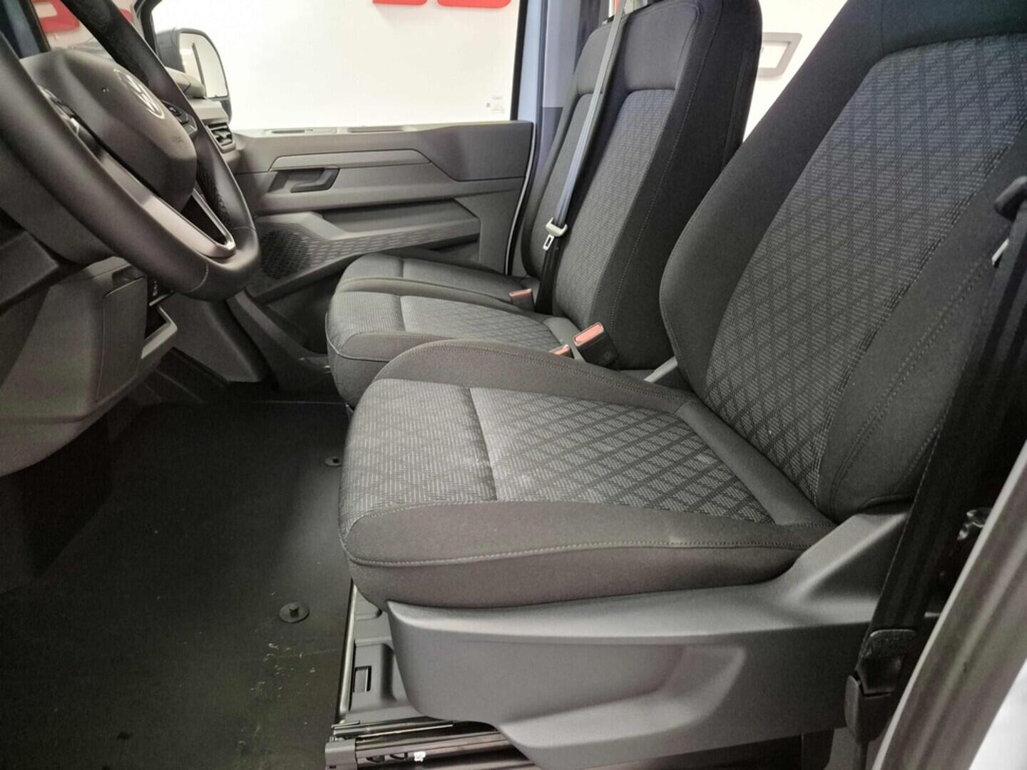 O621U01637_24.webp_Entry Transporter Kombi 2,0 TDI 8AUT DR 110 kW