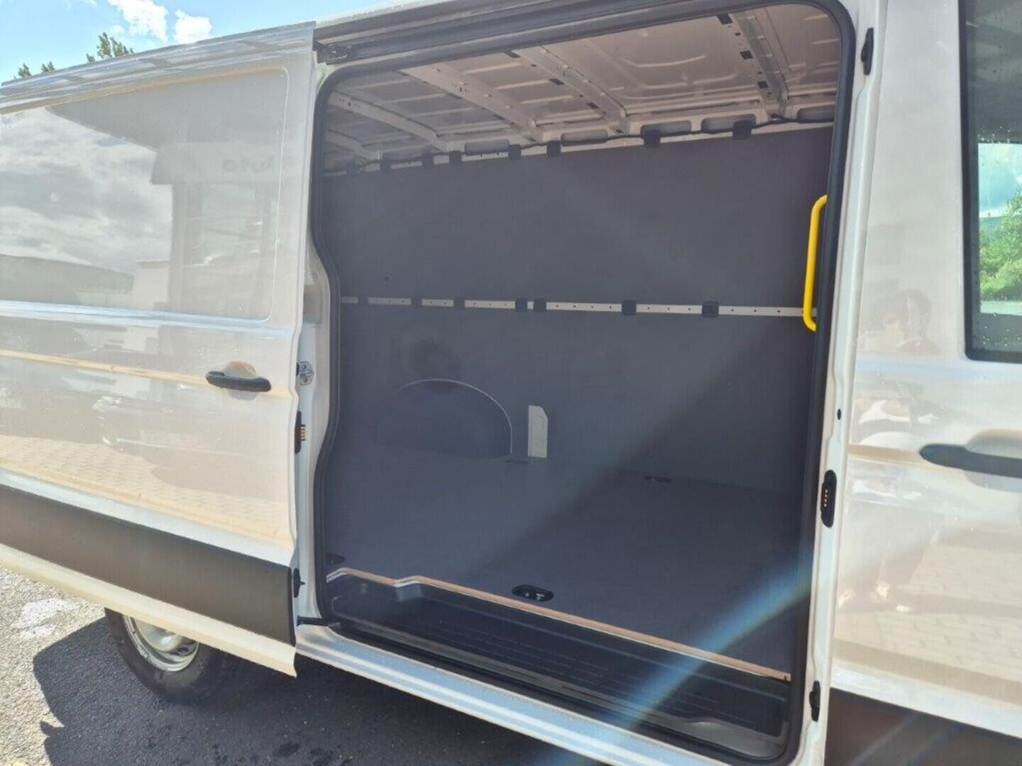 O621U01648_16.webp_Akční Crafter skříň 30 103kW 6G FWD SR  kW