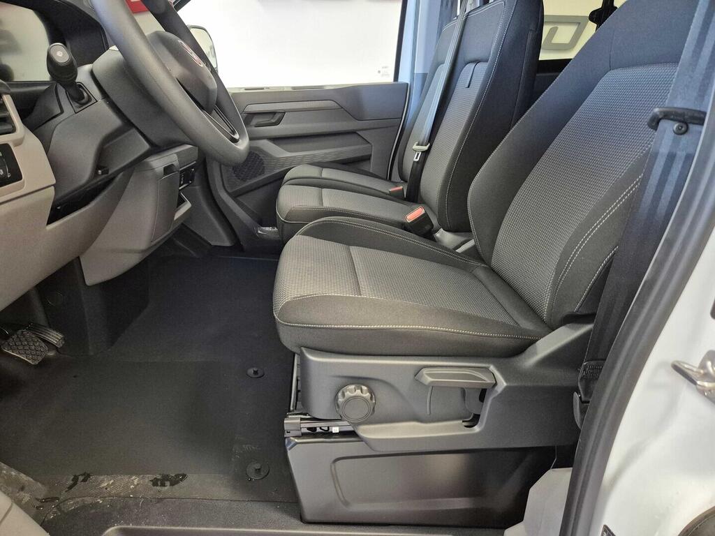 O621U01658_26.webp_Entry Transporter Kombi 2,0 TDI 8AUT DR 110 kW