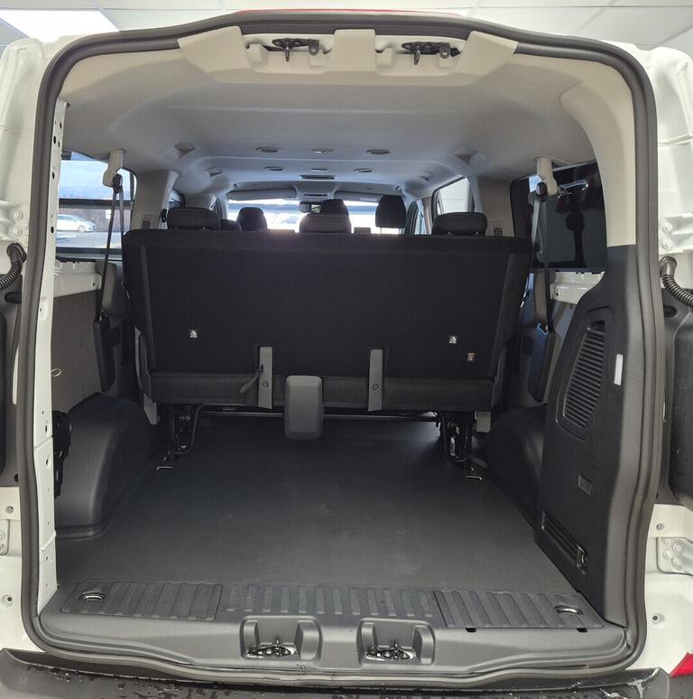 O621U01661_15.webp_Entry Transporter Kombi 2,0 TDI 8AUT DR 110 kW