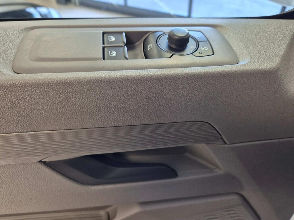 O621U01661_23.webp_Entry Transporter Kombi 2,0 TDI 8AUT DR 110 kW