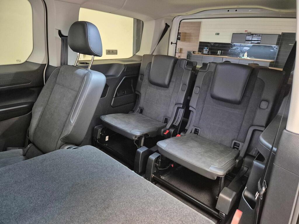 O621U01674_18.webp_Akční Caddy Maxi Style 1,5 TSI DSG  kW