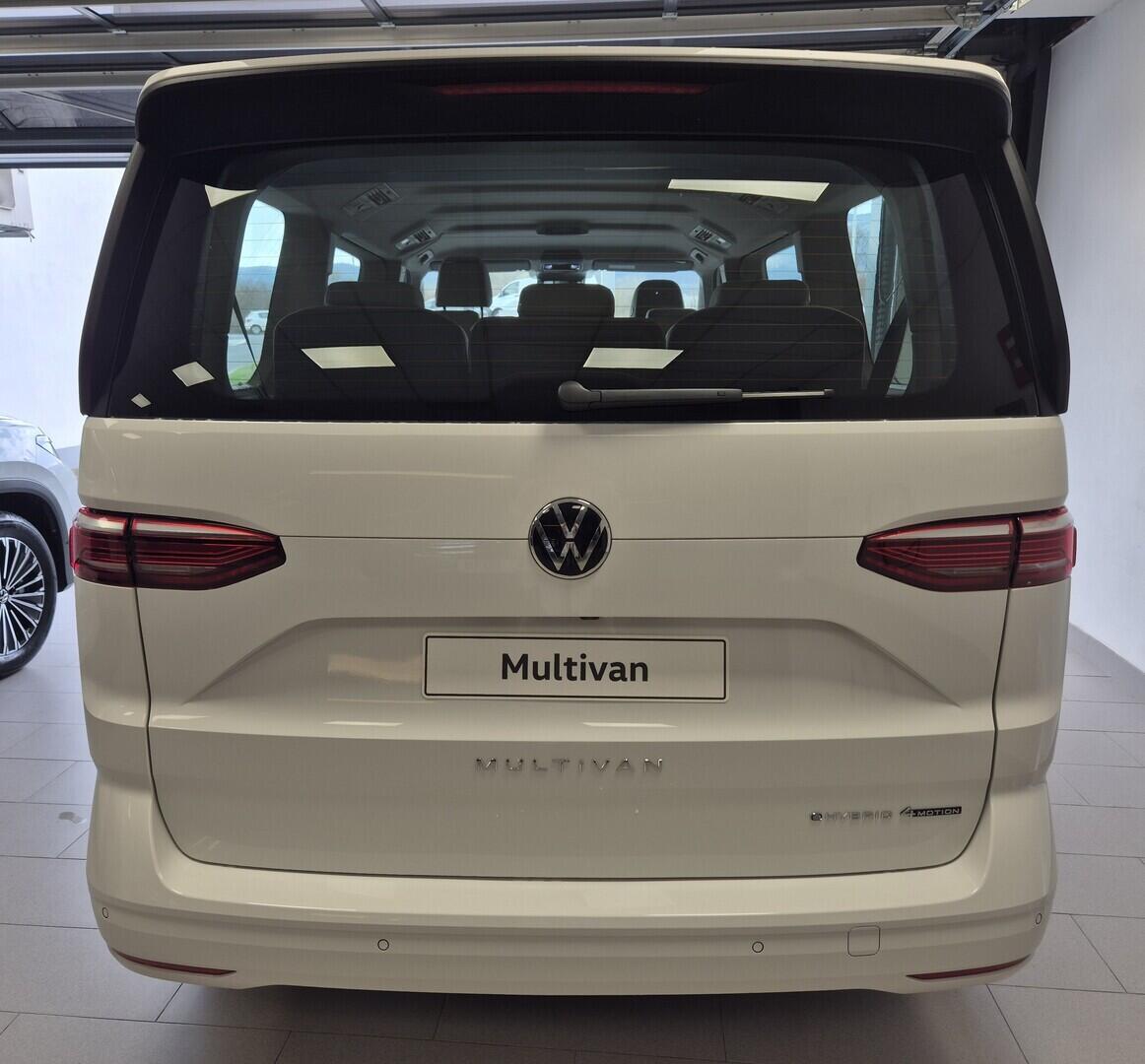 O621U01680_13.webp_Akční Multivan Long 1,5 TSI PHEV  kW