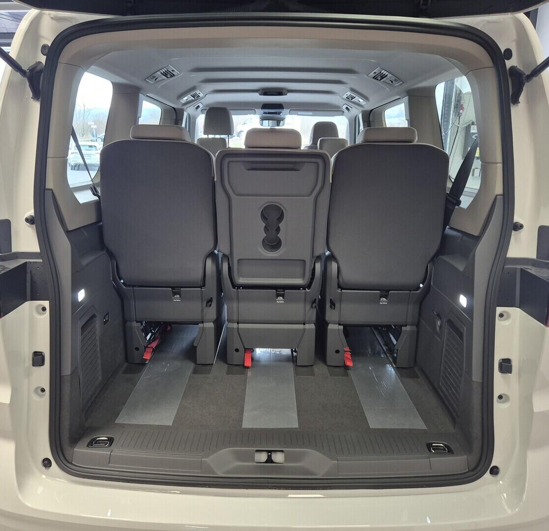 O621U01680_14.webp_Akční Multivan Long 1,5 TSI PHEV  kW