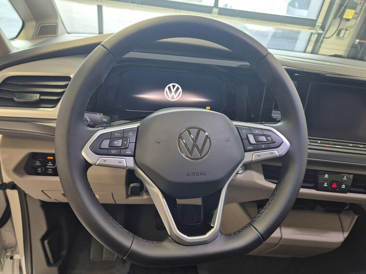 O621U01680_25.webp_Akční Multivan Long 1,5 TSI PHEV  kW