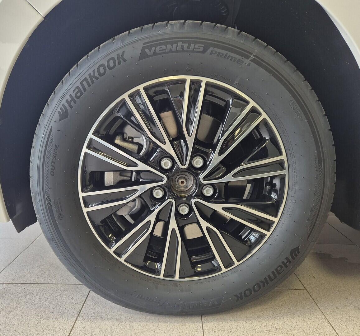 O621U01680_26.webp_Akční Multivan Long 1,5 TSI PHEV  kW